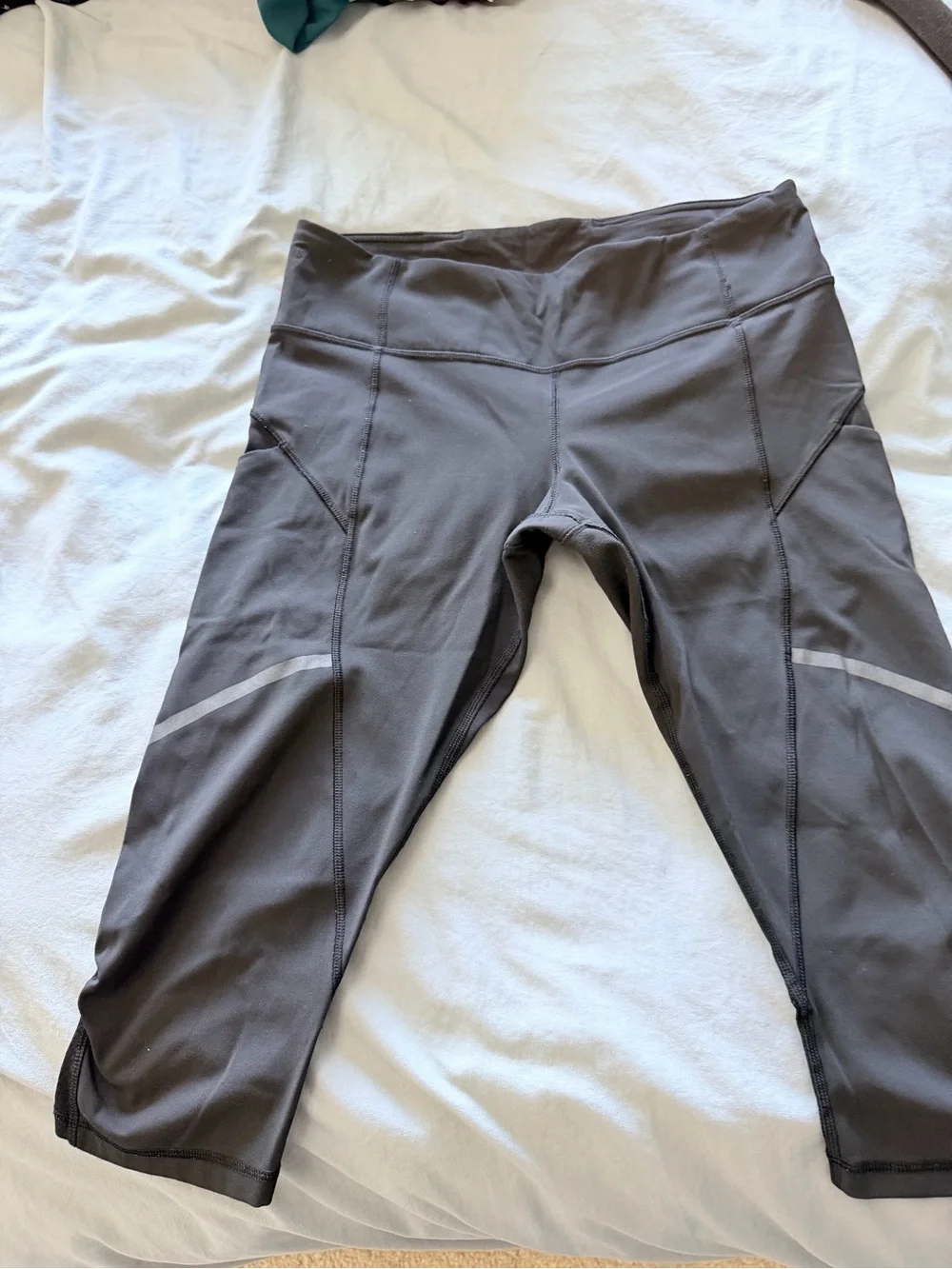 Lululemon -  Black Gray Cropped Performance Capris